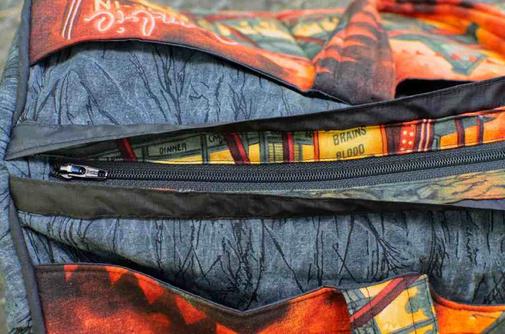 Sassafras Lane Daily Duffle Bag and Leah Drawstring bag 9997